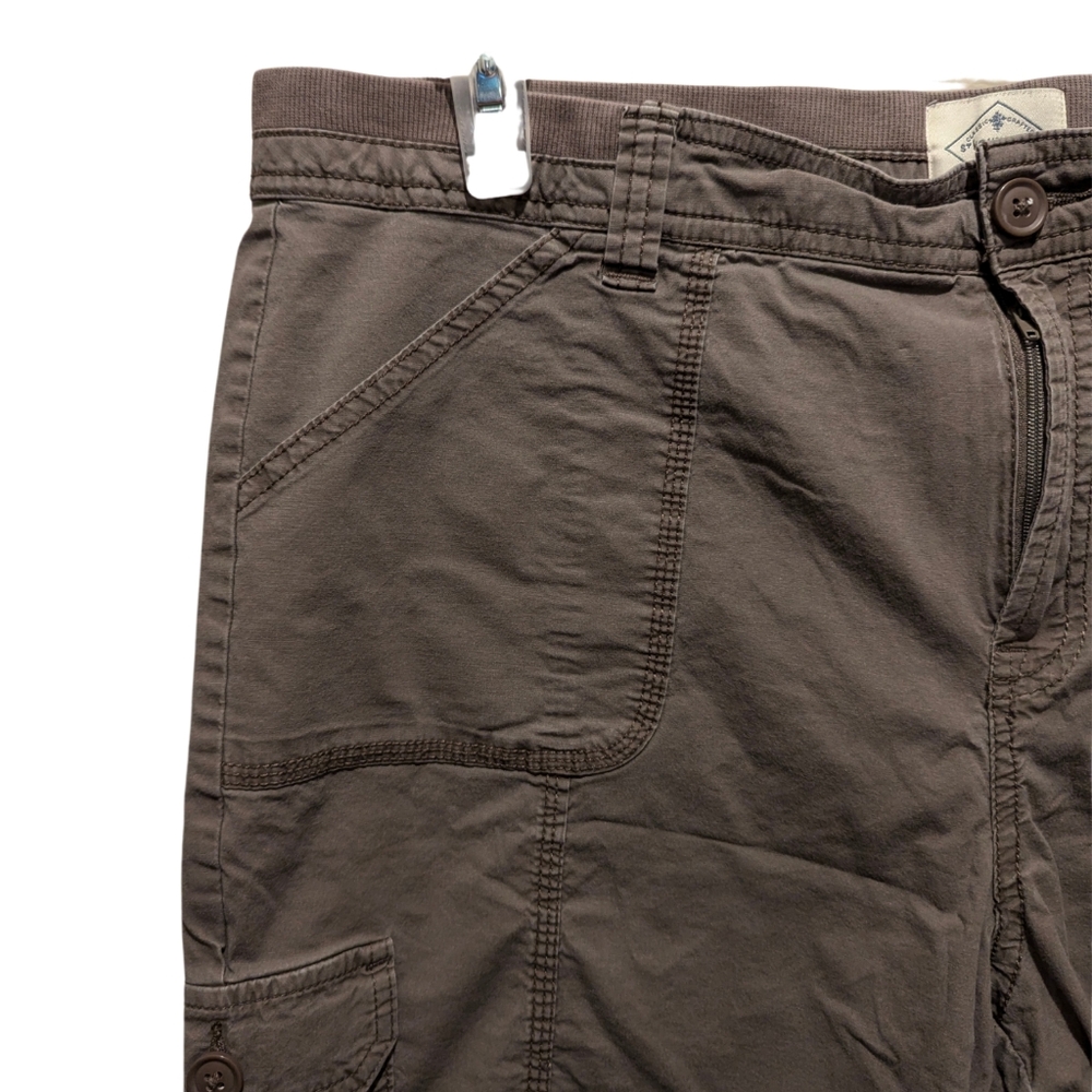 St. Johns Bay Plus Size Green Cargo Shorts | Size 18 - Picture 4 of 7